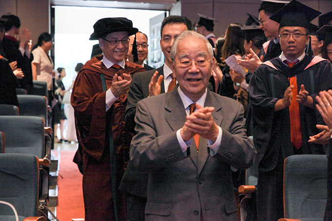 williamhill中国2018年毕业庆典隆重举行